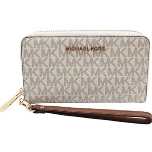 Michael Kors Women's Jet Set Travel Multifunction Wallet